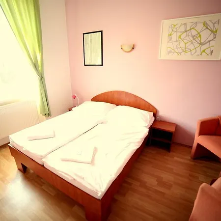 Отель Hotel Leon
