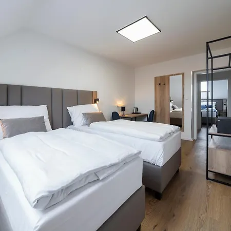 Hotel Leon Отель 3*