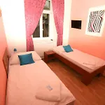 Leon Hotel