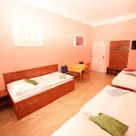 Leon Hotel