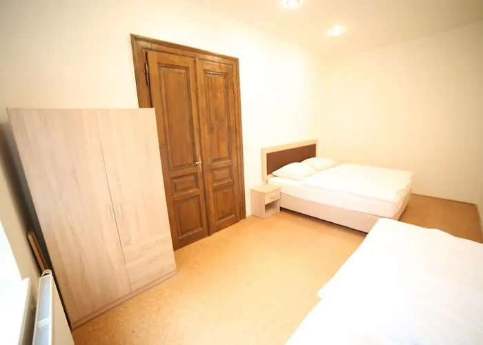 Leon Hotel