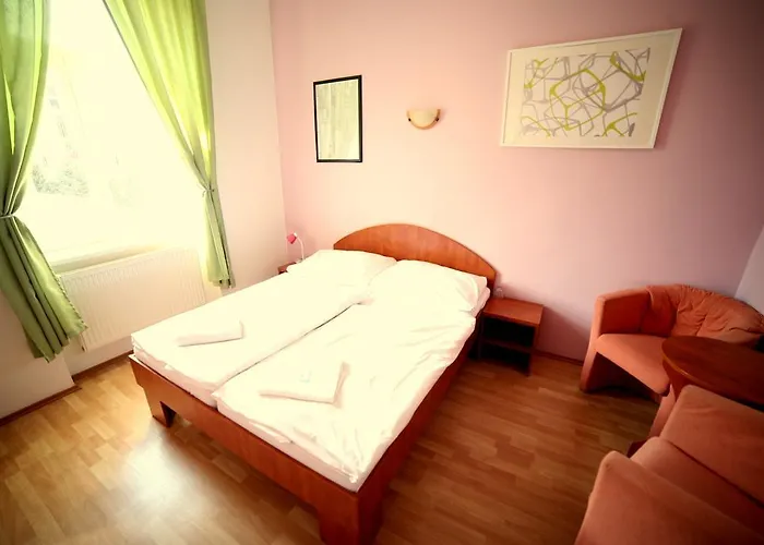 Отель Hotel Leon
