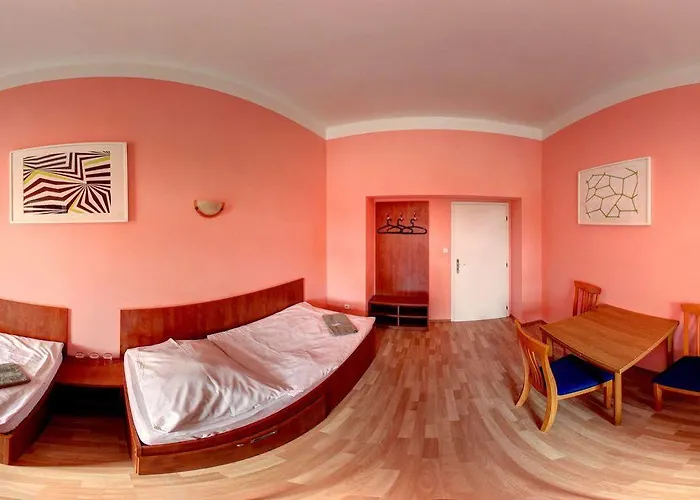 Отель Hotel Leon