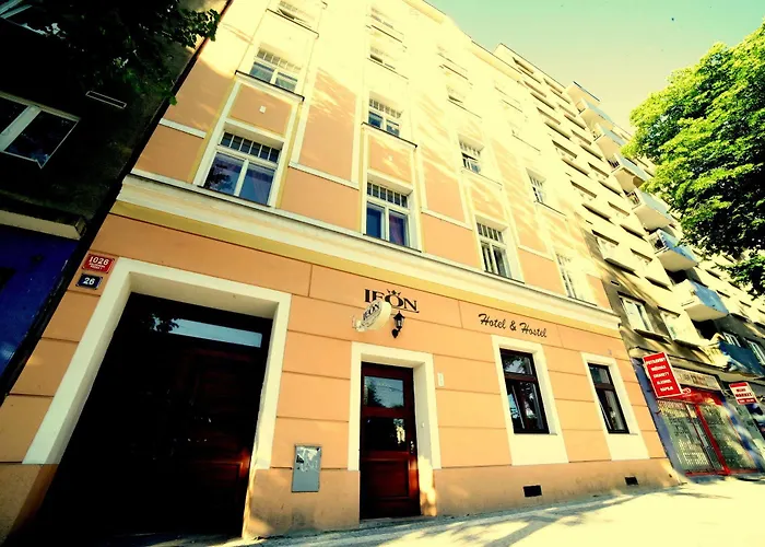 Отель Hotel Leon 3*